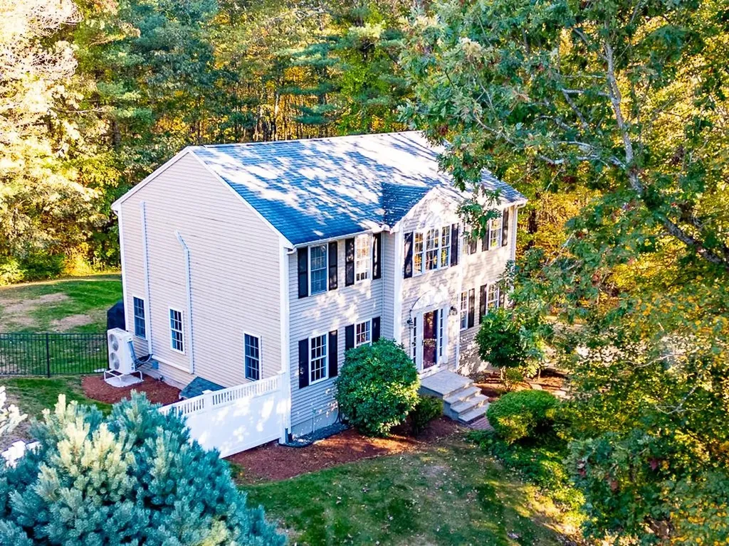 3 Chandler Drive Londonderry NH 03053