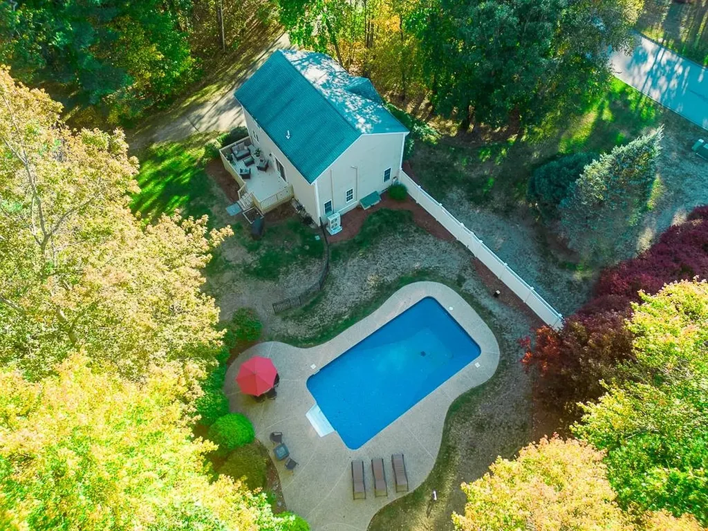 3 Chandler Drive Londonderry NH 03053