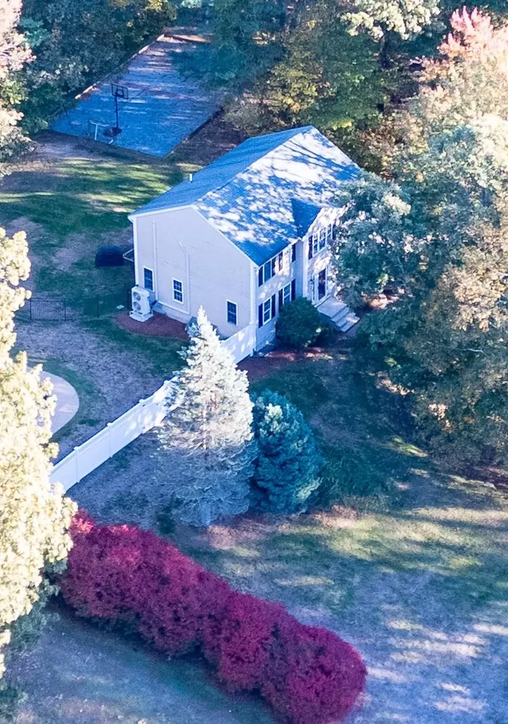 3 Chandler Drive Londonderry NH 03053