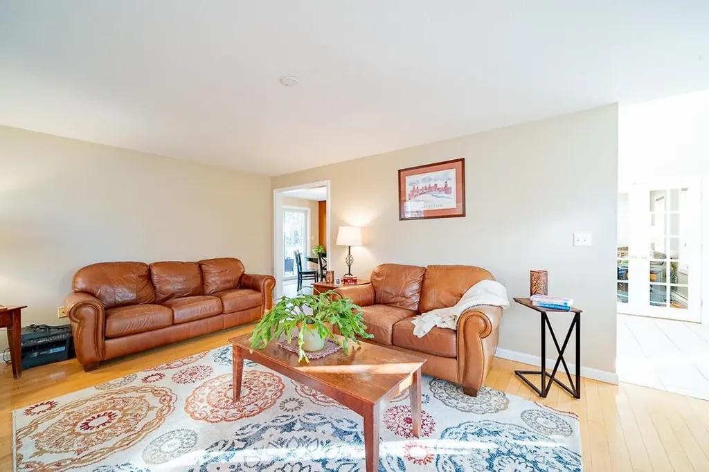 3 Chandler Drive Londonderry NH 03053