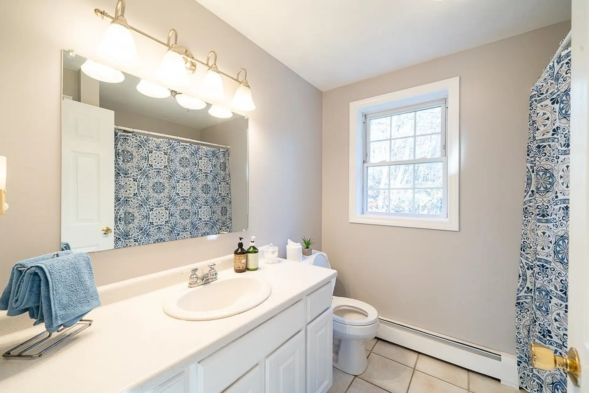 3 Chandler Drive Londonderry NH 03053