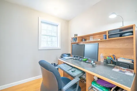 3 Chandler Drive Londonderry NH 03053