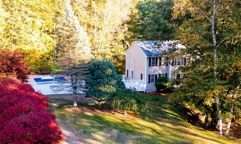 3 Chandler Drive Londonderry NH 03053