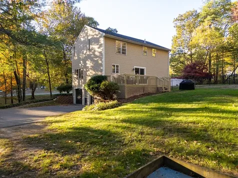 3 Chandler Drive Londonderry NH 03053