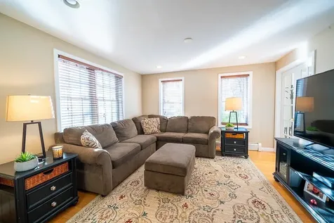 3 Chandler Drive Londonderry NH 03053