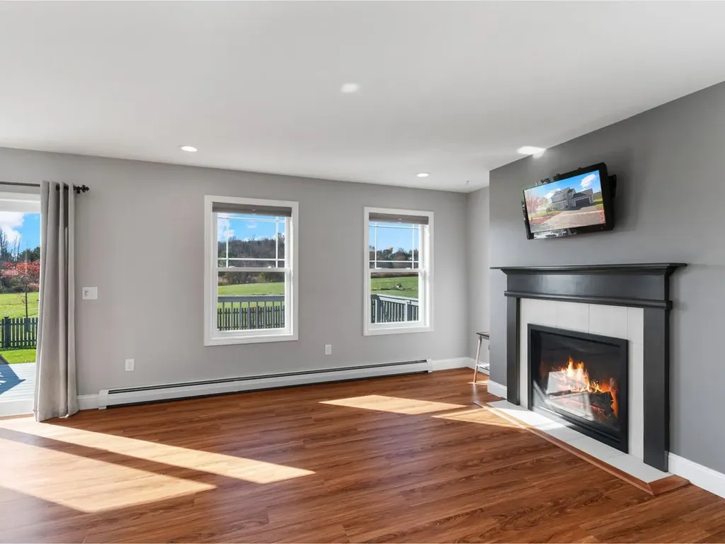 142 Commodore Drive Vergennes VT 05491