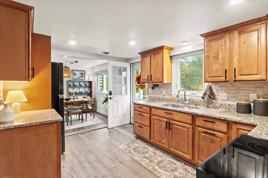 16 Stone Road Stoddard NH 03464