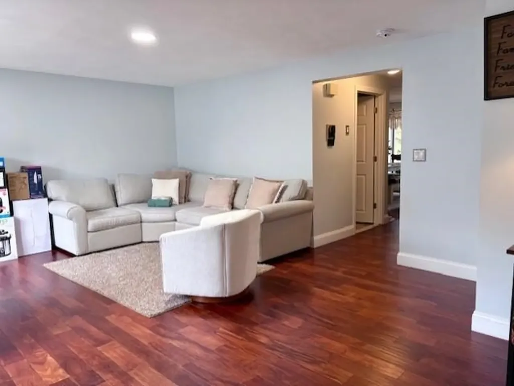 5 Tsienneto Road Derry NH 03038