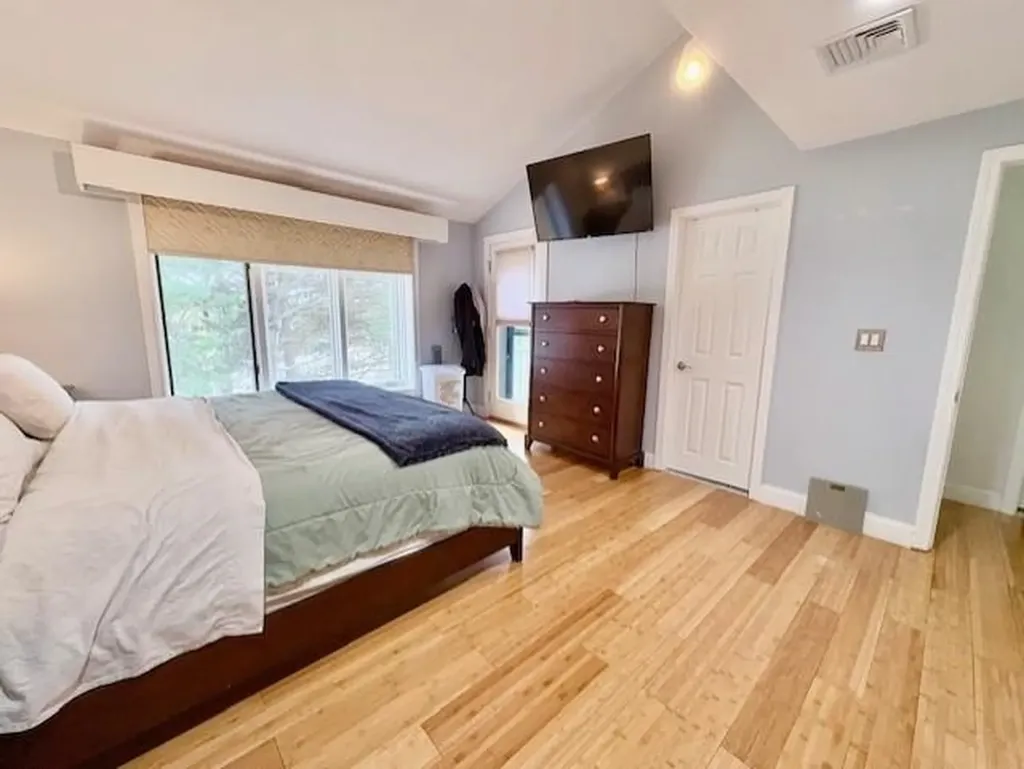 5 Tsienneto Road Derry NH 03038