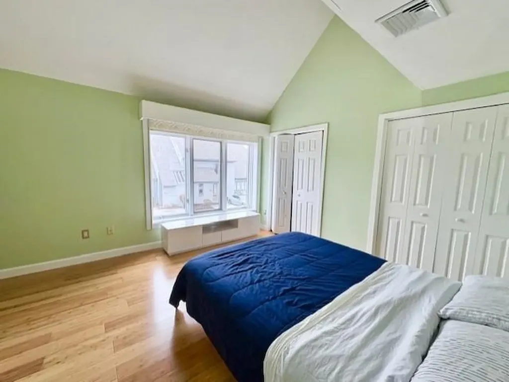 5 Tsienneto Road Derry NH 03038