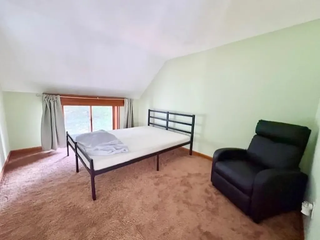 5 Tsienneto Road Derry NH 03038