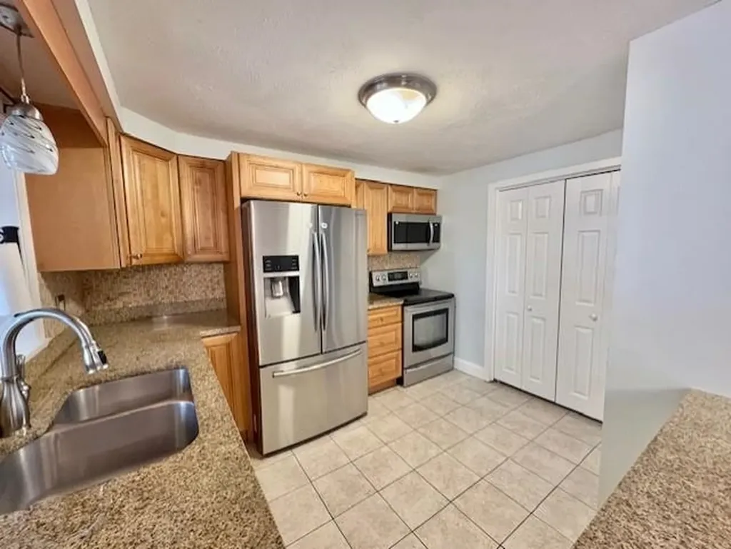 5 Tsienneto Road Derry NH 03038