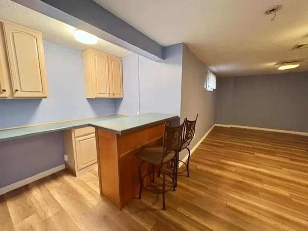 5 Tsienneto Road Derry NH 03038