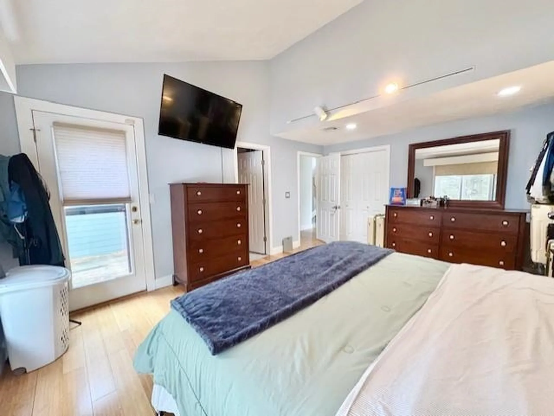 5 Tsienneto Road Derry NH 03038