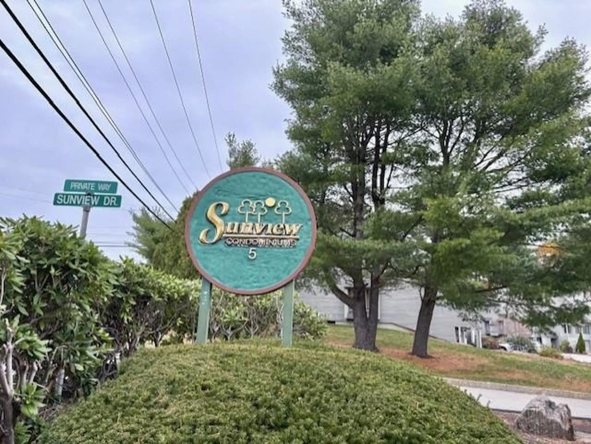 5 Tsienneto Road Derry NH 03038