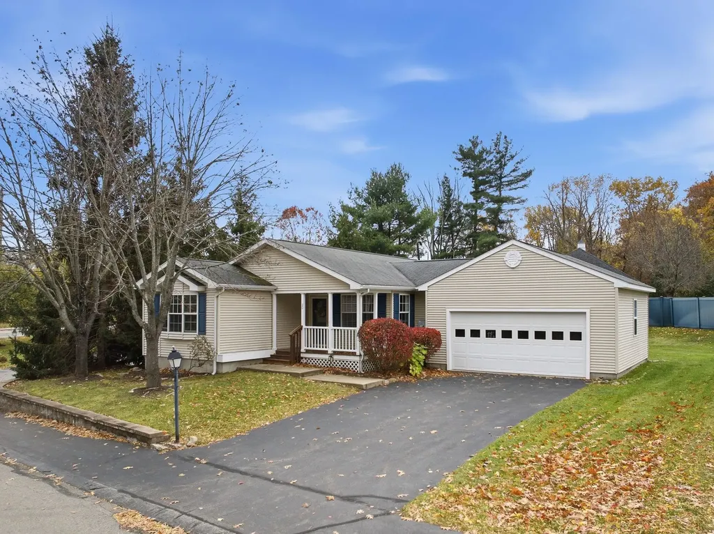 20 Ledgewood Way Manchester NH 03104