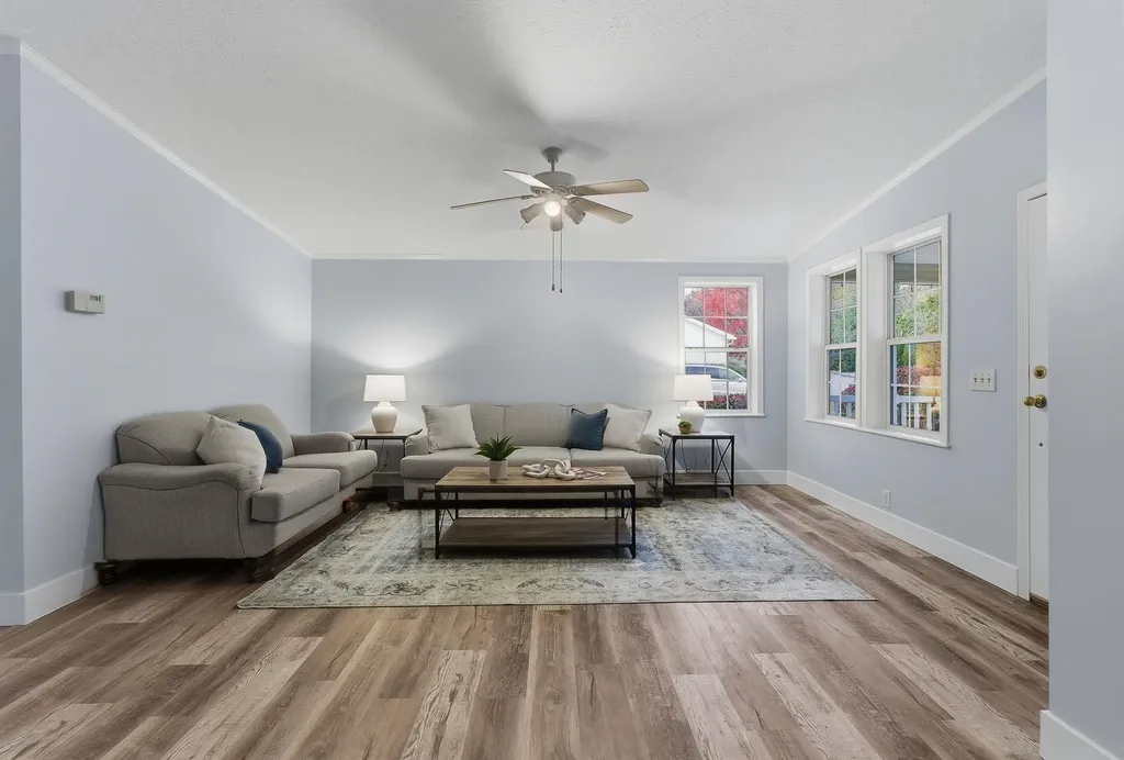 20 Ledgewood Way Manchester NH 03104