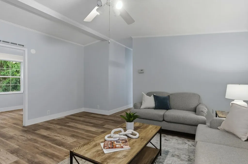 20 Ledgewood Way Manchester NH 03104