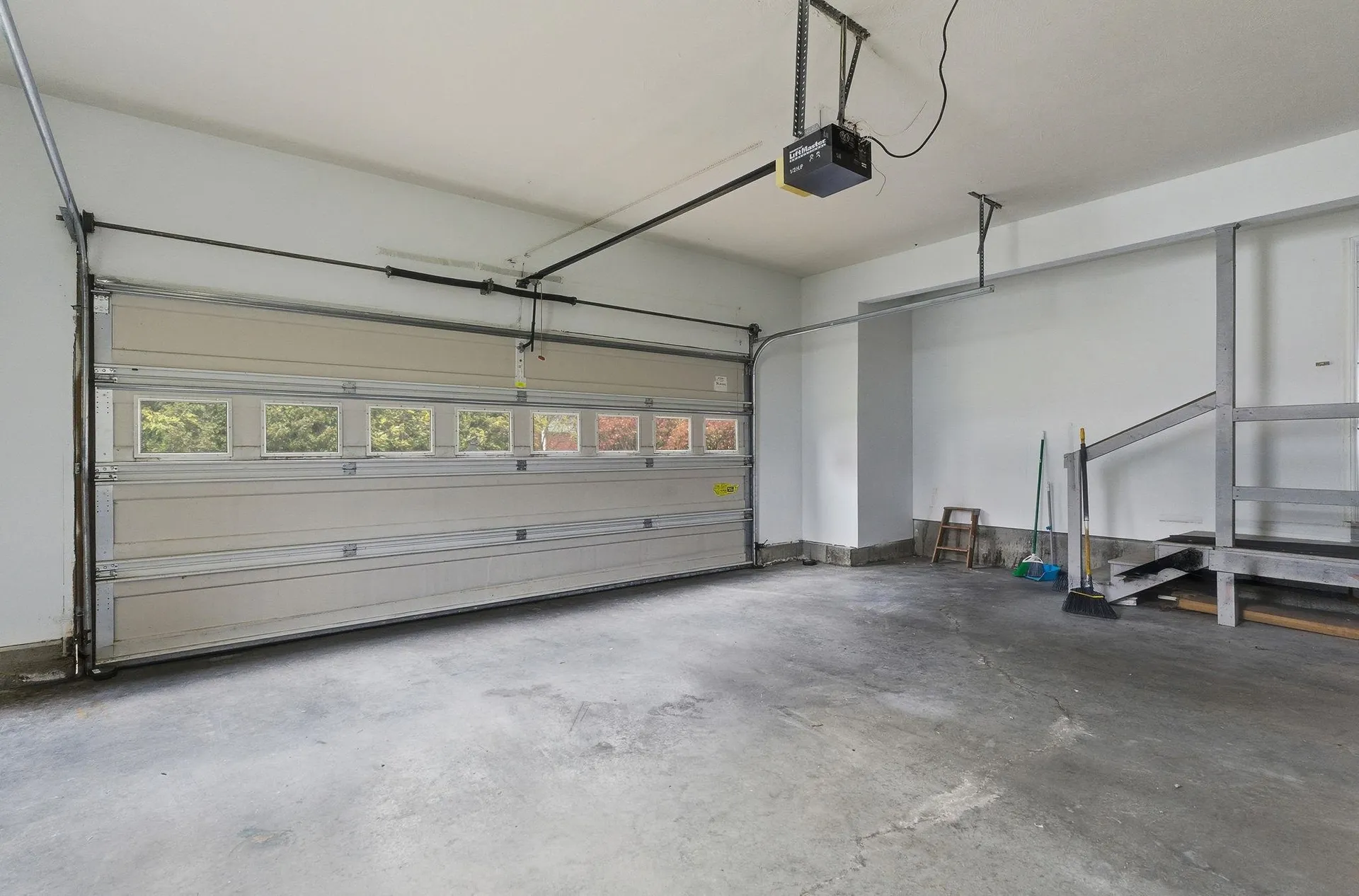 20 Ledgewood Way Manchester NH 03104