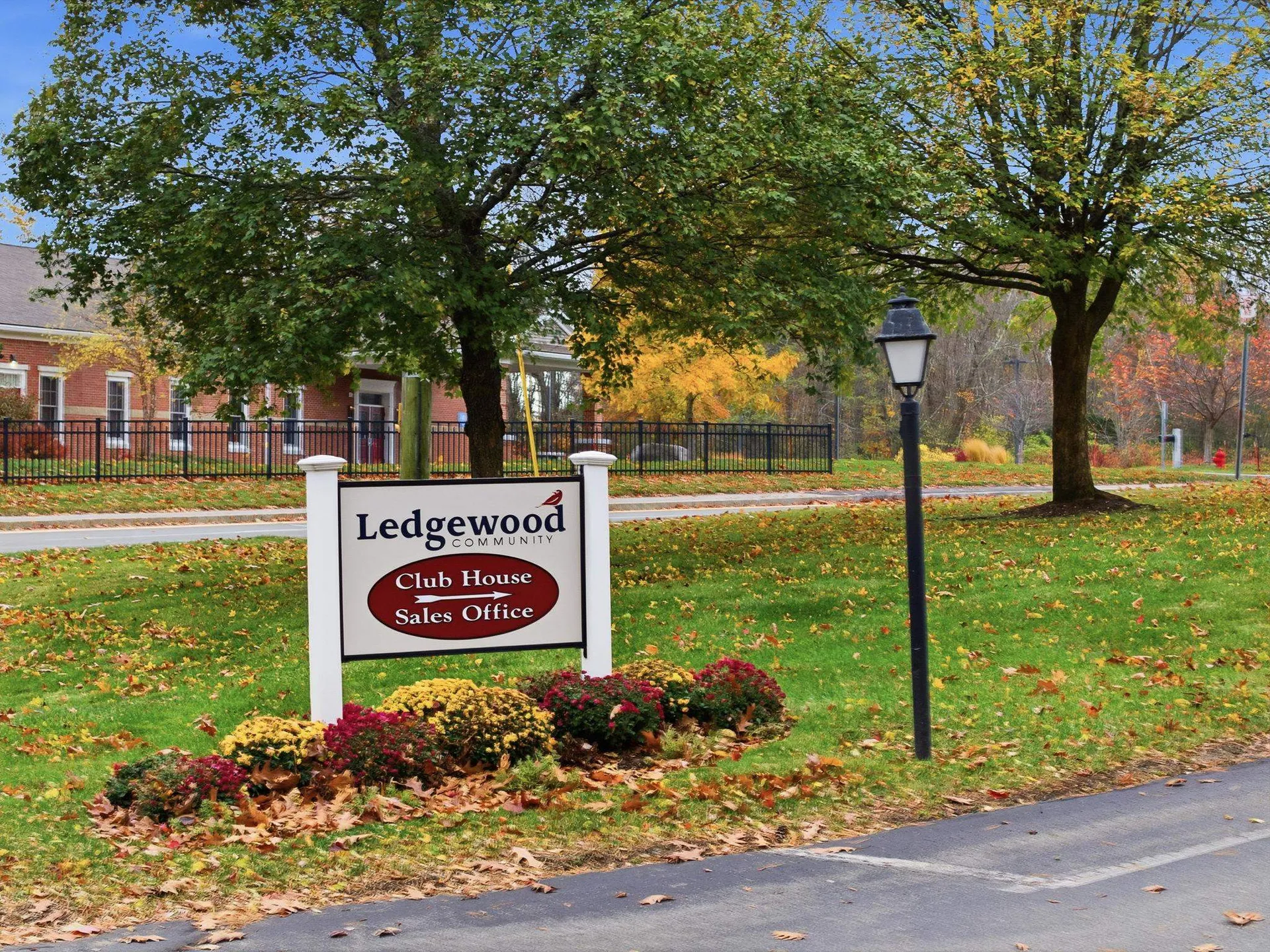 20 Ledgewood Way Manchester NH 03104