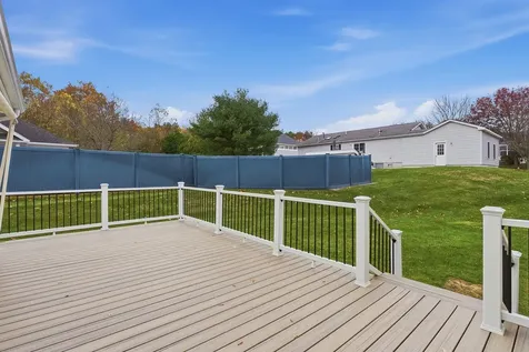 20 Ledgewood Way Manchester NH 03104