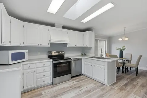 20 Ledgewood Way Manchester NH 03104