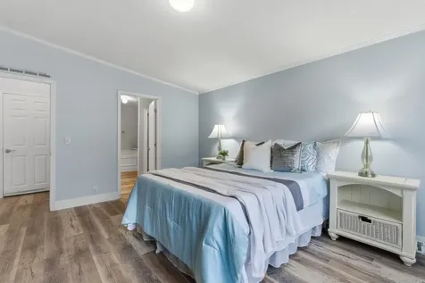 20 Ledgewood Way Manchester NH 03104