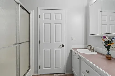 20 Ledgewood Way Manchester NH 03104