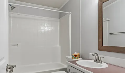 20 Ledgewood Way Manchester NH 03104