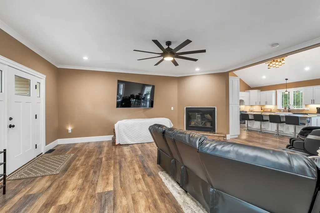 10 Echo Lane Laconia NH 03246