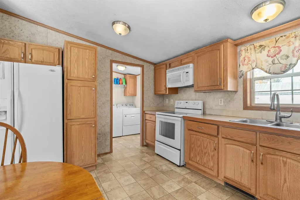 8 Perimeter Drive Rochester NH 03867