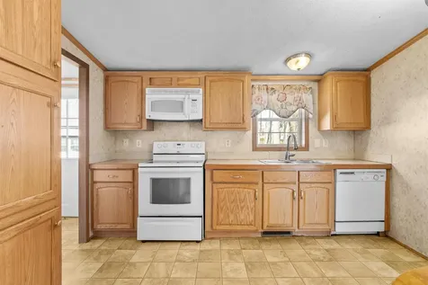 8 Perimeter Drive Rochester NH 03867