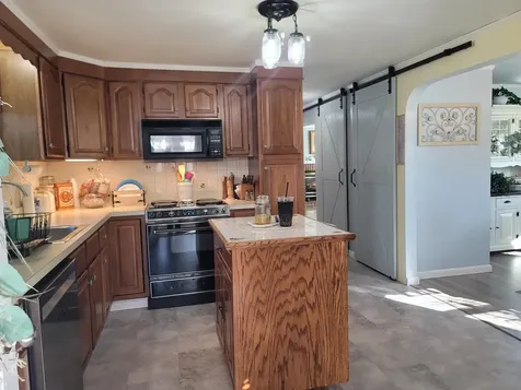 27 General Pulaski Drive Salem NH 03079