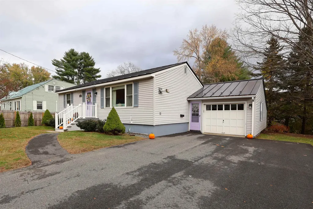 113 Hanover Street Hartford VT 05001