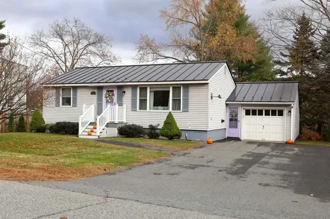 113 Hanover Street Hartford VT 05001