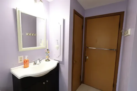 113 Hanover Street Hartford VT 05001