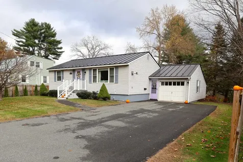 113 Hanover Street Hartford VT 05001