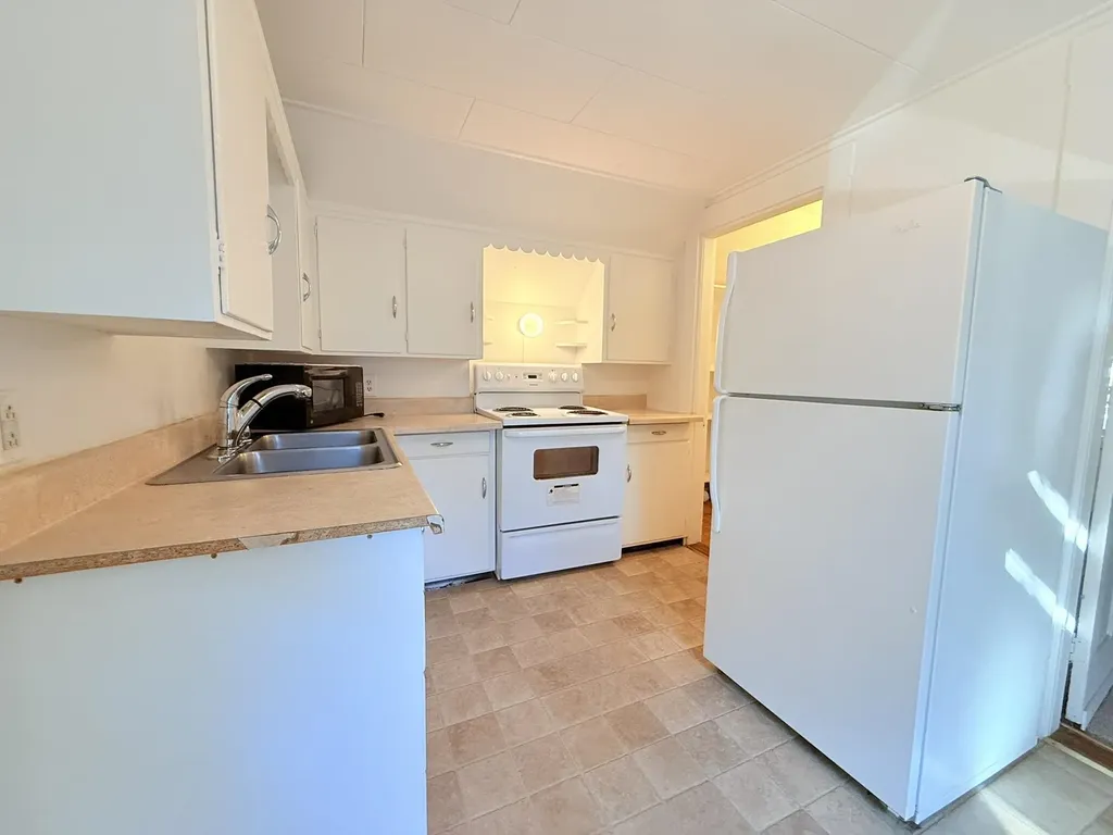 10 Spruce Avenue Claremont NH 03743