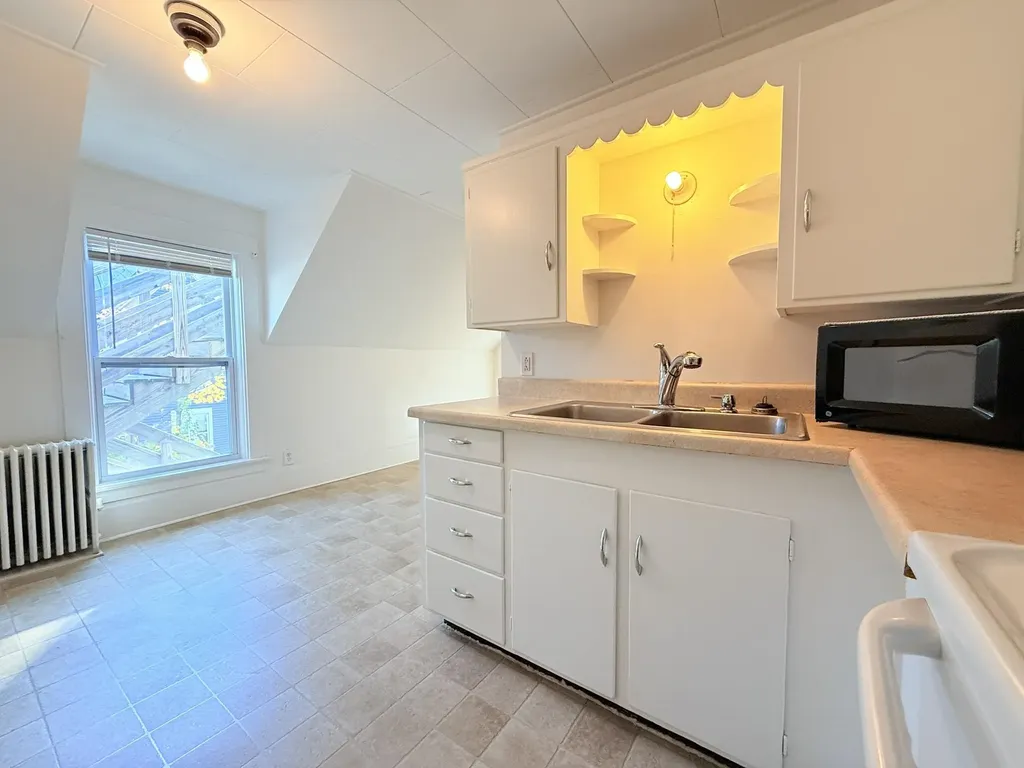 10 Spruce Avenue Claremont NH 03743