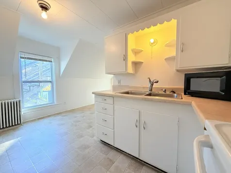 10 Spruce Avenue Claremont NH 03743