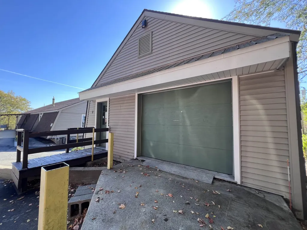 7 King Street Wolfeboro NH 03894