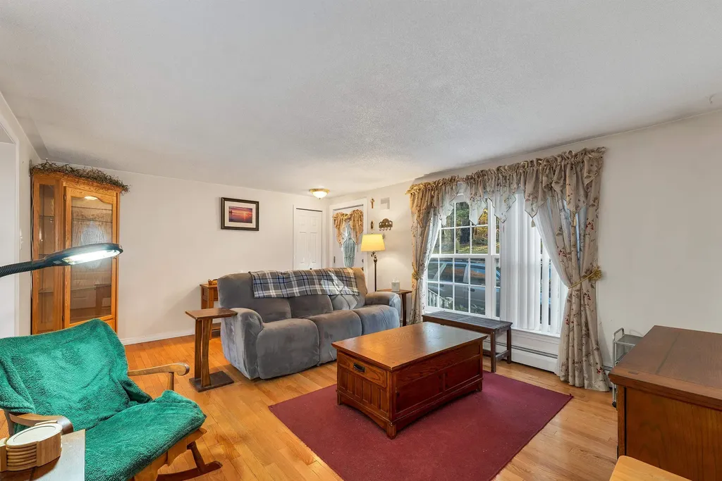 68 Berry River Road Barrington NH 03825