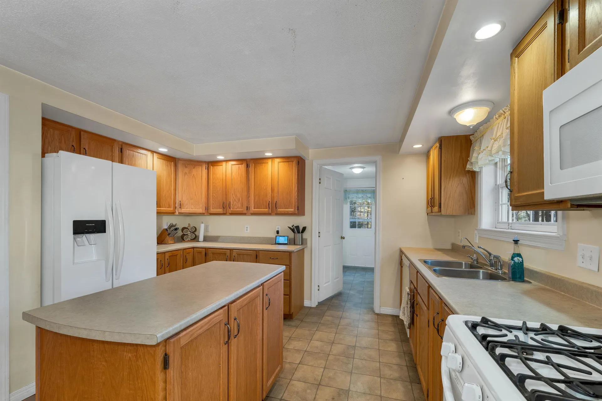 68 Berry River Road Barrington NH 03825