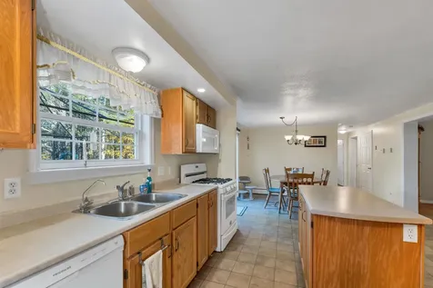 68 Berry River Road Barrington NH 03825