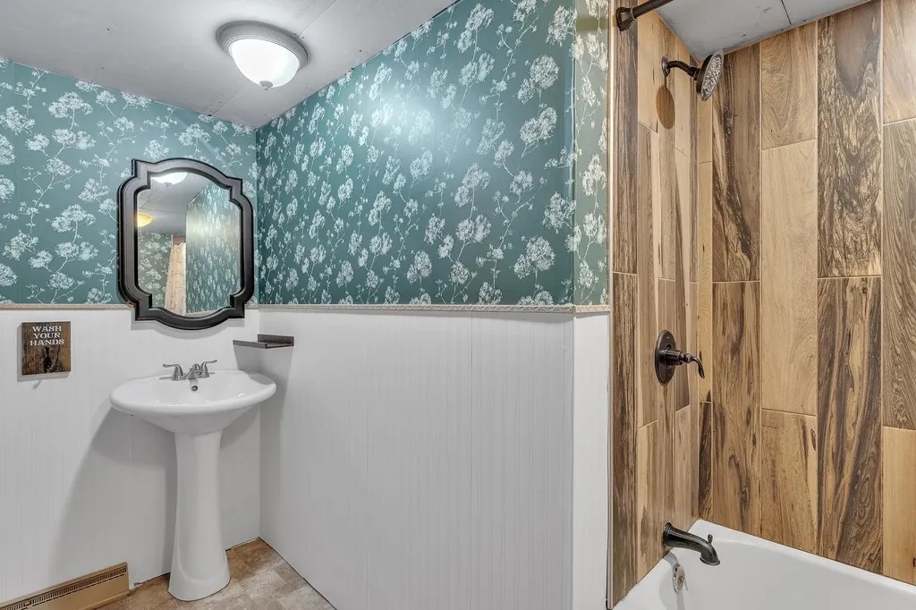 1282 Calais Road Marshfield VT 05658