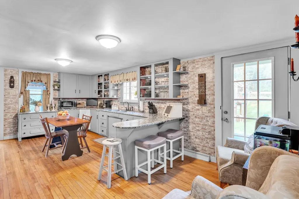 1282 Calais Road Marshfield VT 05658