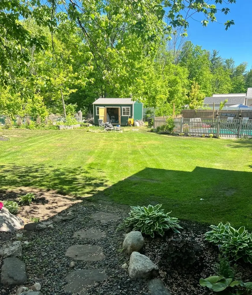 6 Russett Lane Hampstead NH 03826