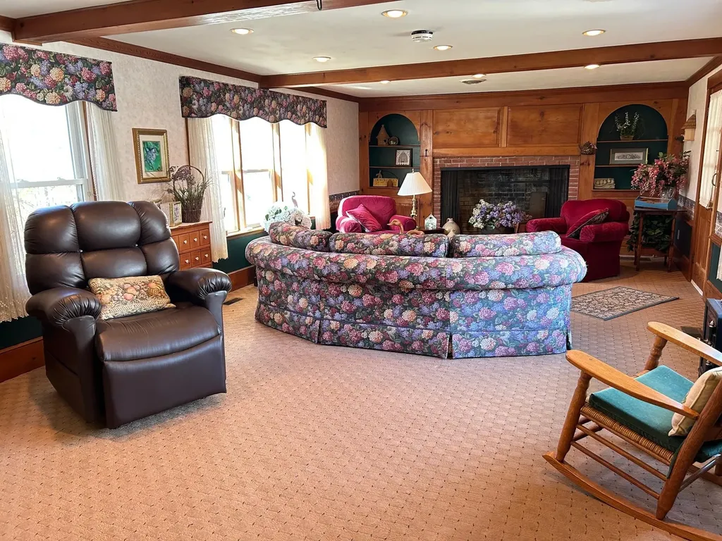 188 Drinkwater Road Kensington NH 03833