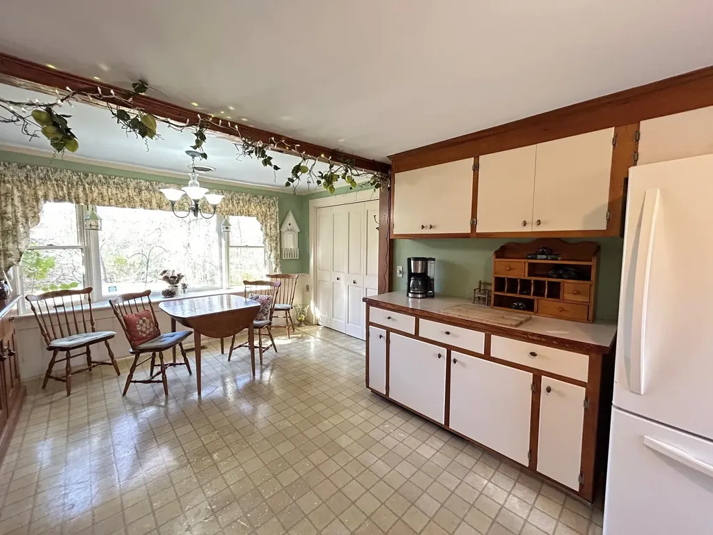 188 Drinkwater Road Kensington NH 03833