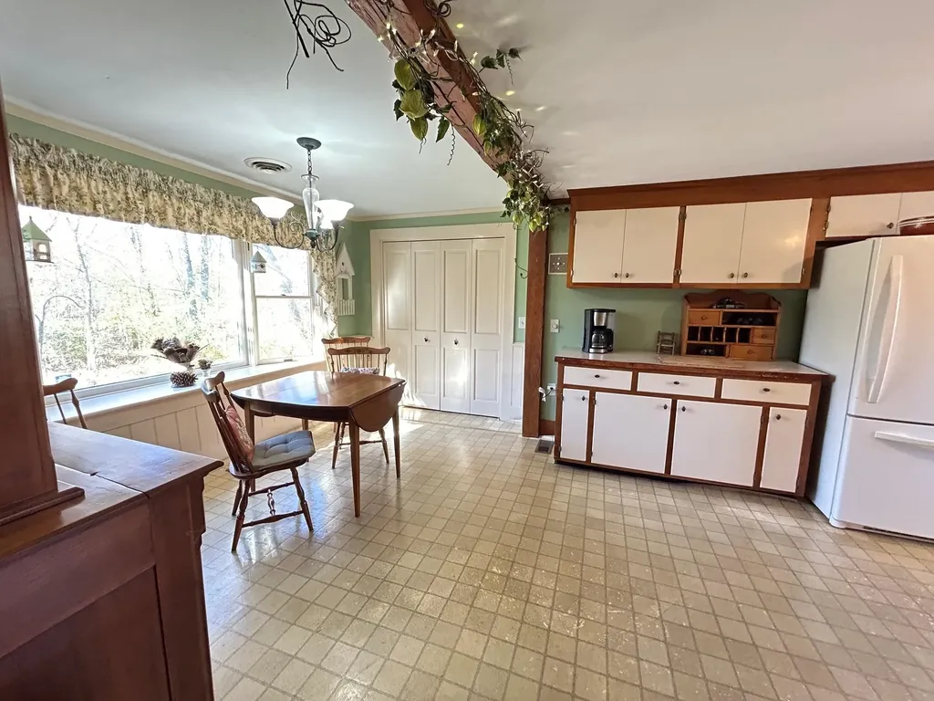 188 Drinkwater Road Kensington NH 03833